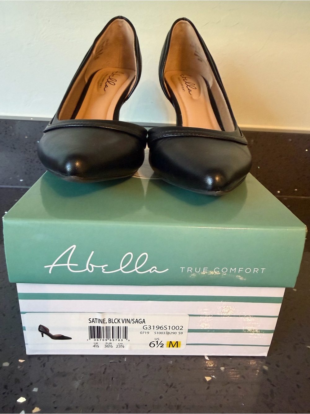 Abella Black Pointed-Toe Mid Heel Pumps - Picture 5 of 6